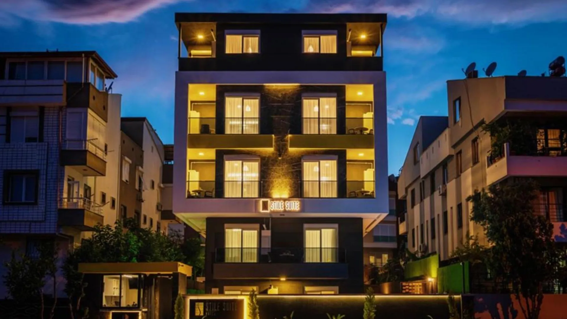 Stile Suite Family Hotel contacts